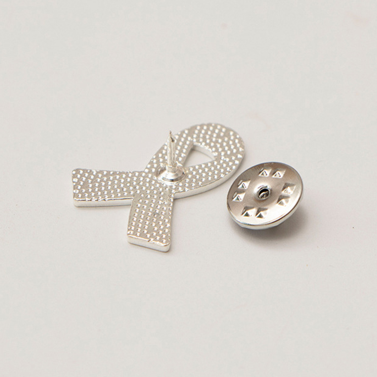 Harong Blue Ribbon Emaille Pin - Men Accessories Online recensie en prijs
