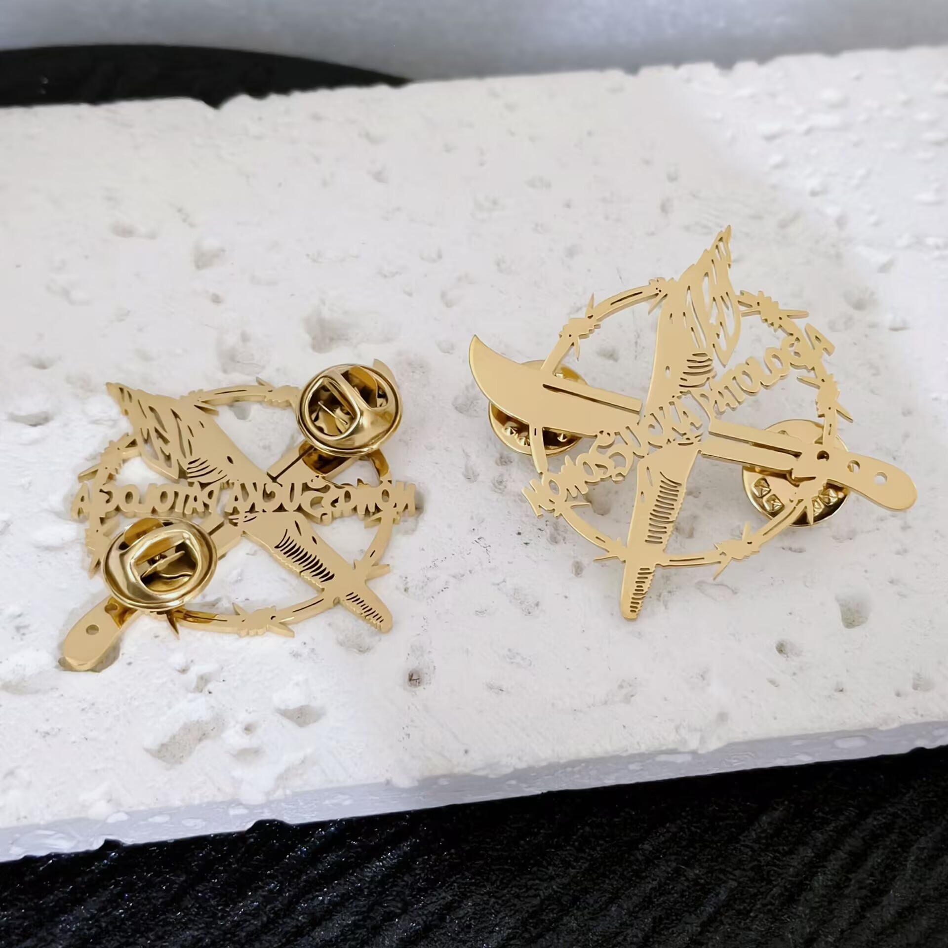 Op maat gemaakte roestvrijstal - Men Accessories Brooch recensie en prijs